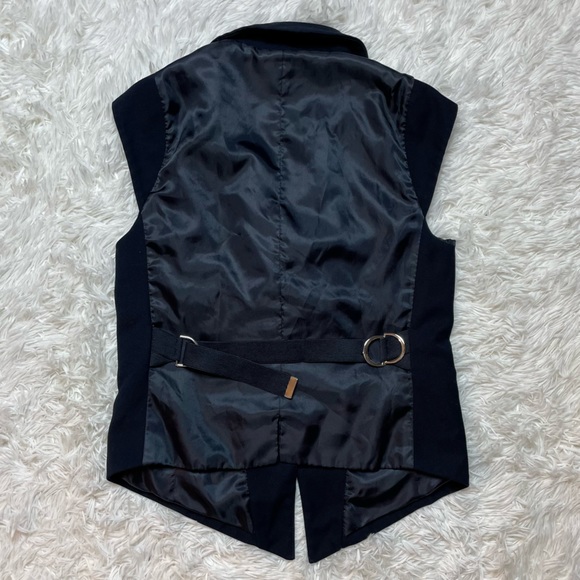 Bundle of Button-Down Vests - Picture 12 of 13